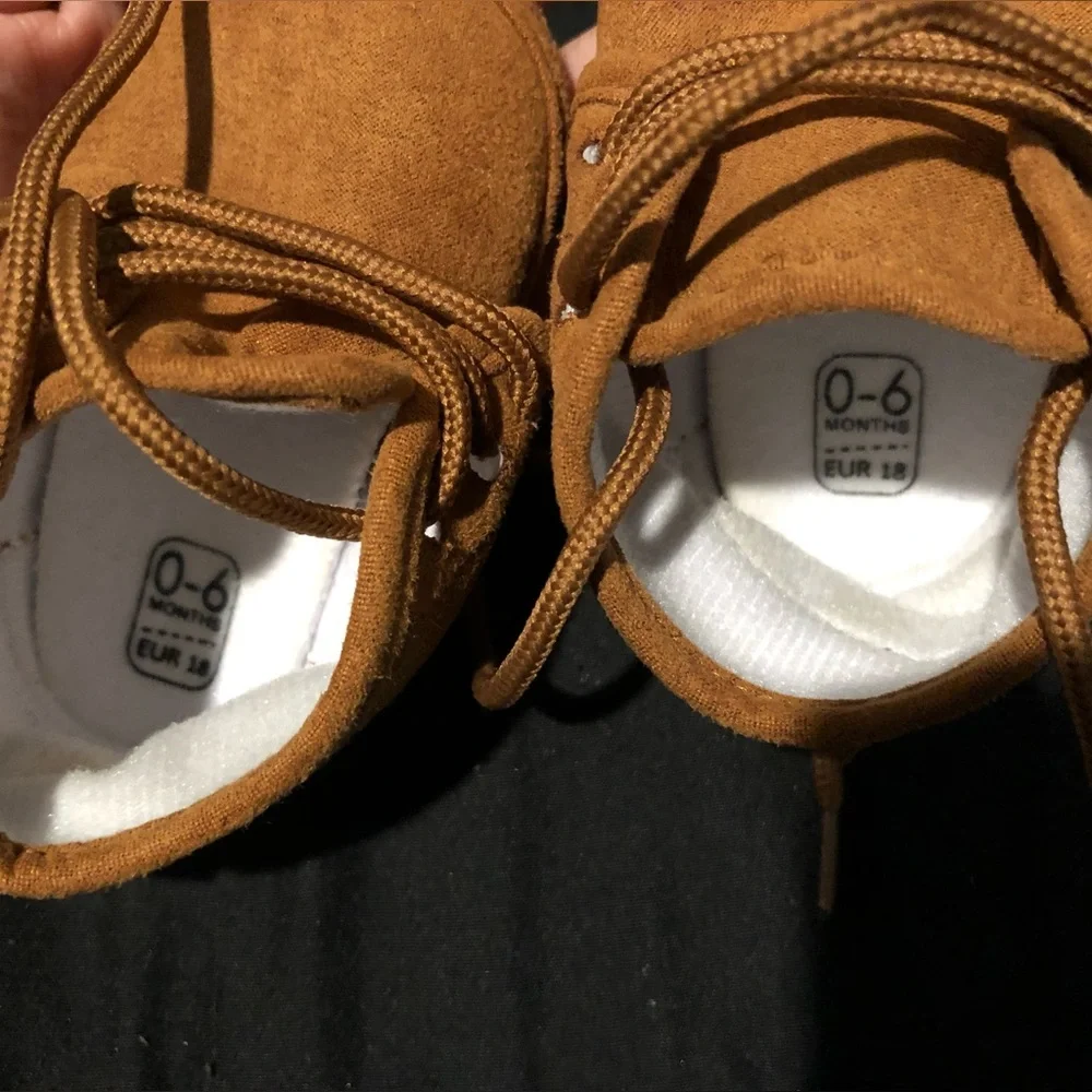 SHEIN UNISEX Cozy Baby Booties 0-6m